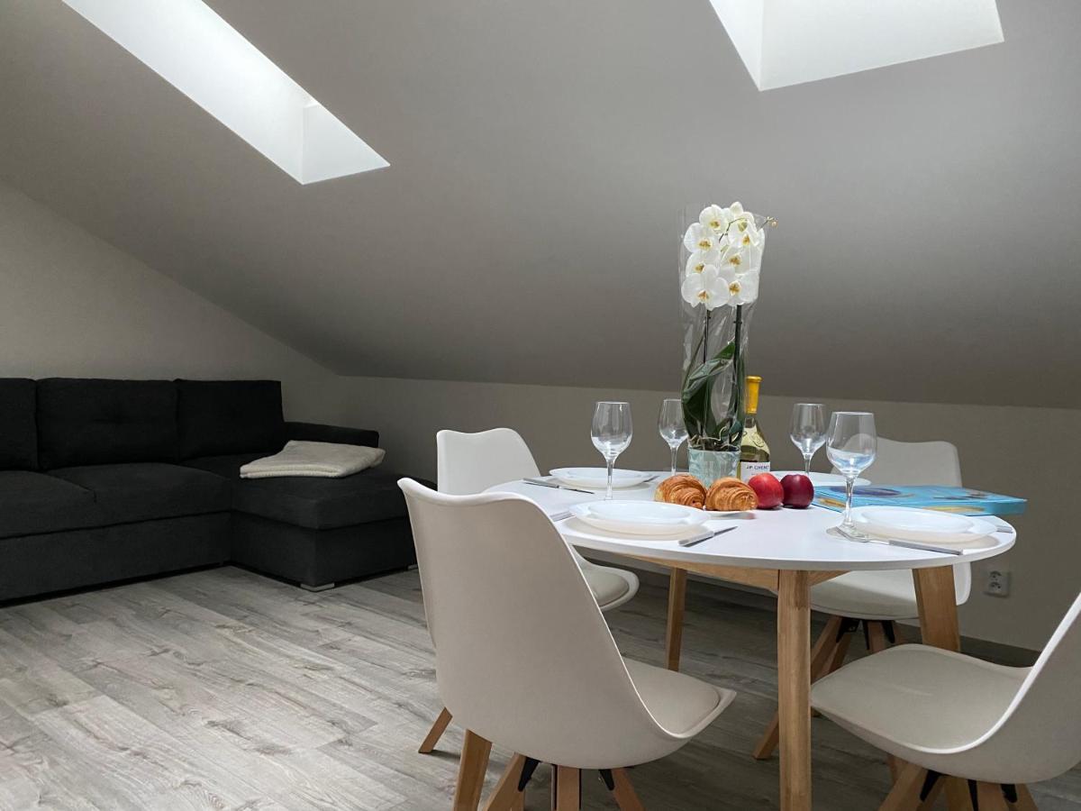 Klicperovo 2Kk Apartment ฮราเดตสคราโลเว ภายนอก รูปภาพ