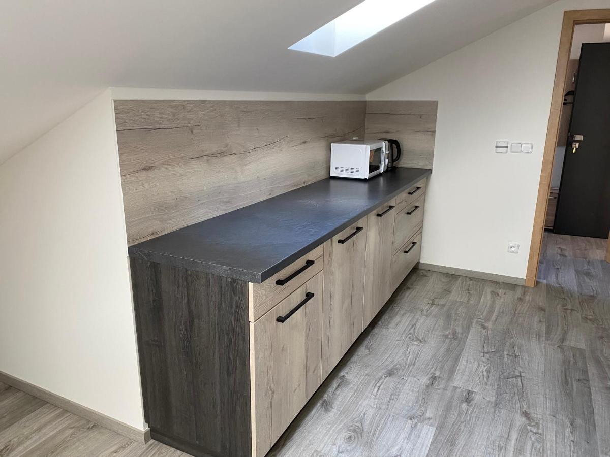 Klicperovo 2Kk Apartment ฮราเดตสคราโลเว ภายนอก รูปภาพ